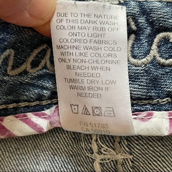 ✅HOST Pick✅ Maurices Cropped Jeans, Size 5/6 - Picture 4 of 10